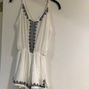 White/navy romper